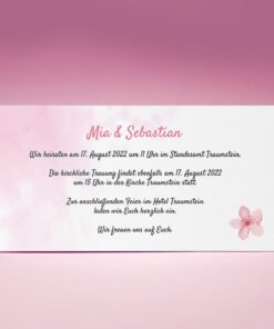 Rückseite Hochzeitseinladung Kirschblüten – Mia – Kirschblütenzweig in Aquarell mit Blumen in zartrosa, zwei seitige Hochzeitseinladungen DIN lang Format, Schriftzug „Wir heiraten“ in Kalligrafie Schrift, Hochzeitseinladungen einfach online selber gestalten im Designertool, Mustertexte auf Vorderseite und Rückseite änderbar, Textfarben änderbar | starhochzeit.de