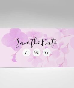 Rückseite: Save the Date Karte, Hochzeit, zweiseitige Hochzeitskarte, Din lang, Querformat, modern, zart rosa Blumenmotiv, monochrom, weiße Kaligrafie Schrift, besonders, zeitlos, elegant, Mustertext, veränderbare Farbe der Schrift in blau, rot, grau, grün, starhochzeit